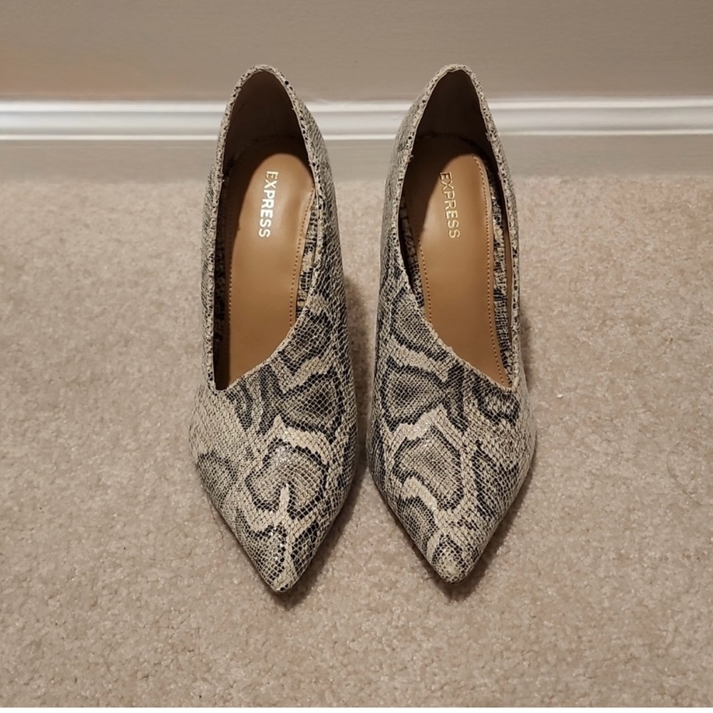| Express Snake Print Pumps | | Size: 7 |